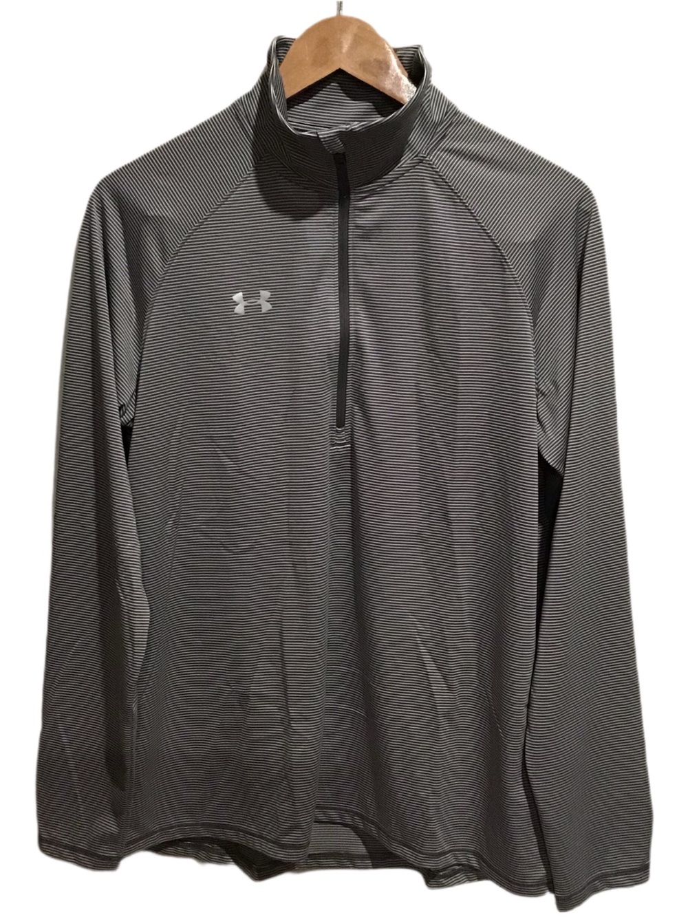 Under Armour Men’s Stripe Tech 1/4 Zip Loose Pullover Lightweight HeatGear Gray